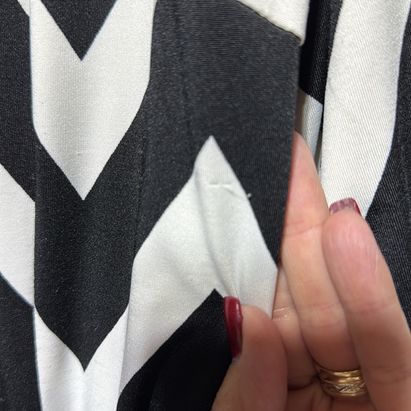 Dainty Jewell’s Dress - Picture 6 of 6